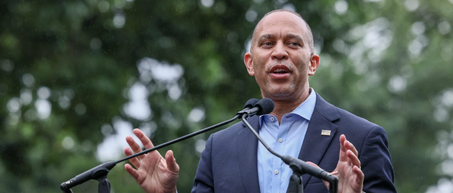 Dem Advise That Trump Tariffs Would Motive Costs To ‘Wing’ Crumbles Due To Sure Financial News