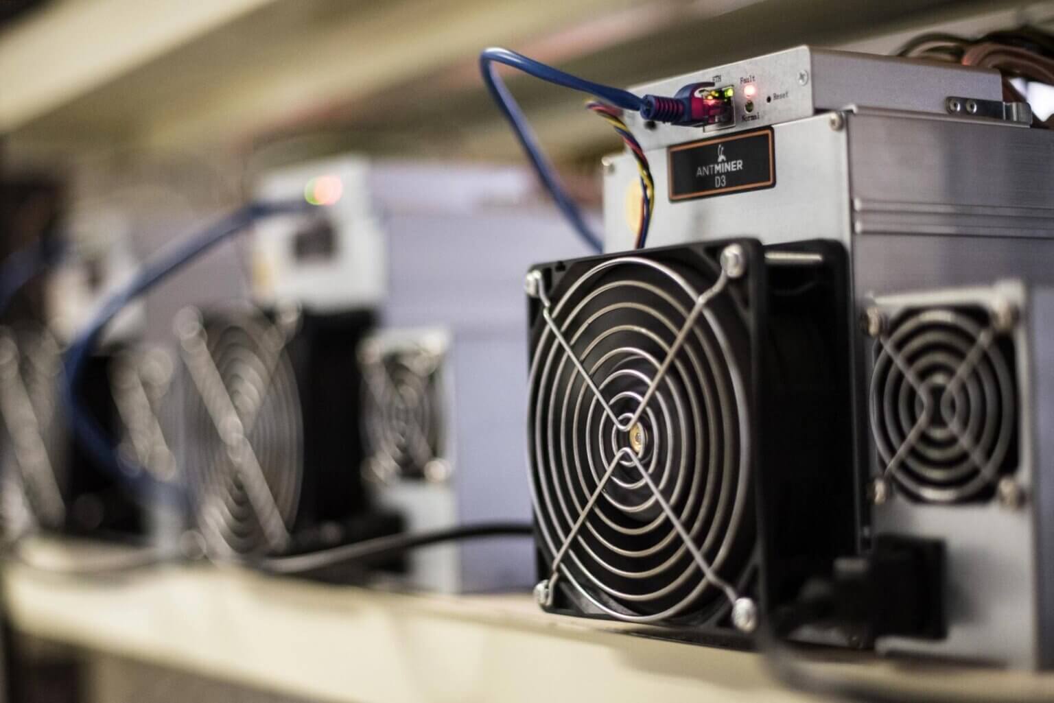 Hut 8 Doubles Bitcoin-Backed Loan With Coinbase to $130M, Locks in Lower Rate